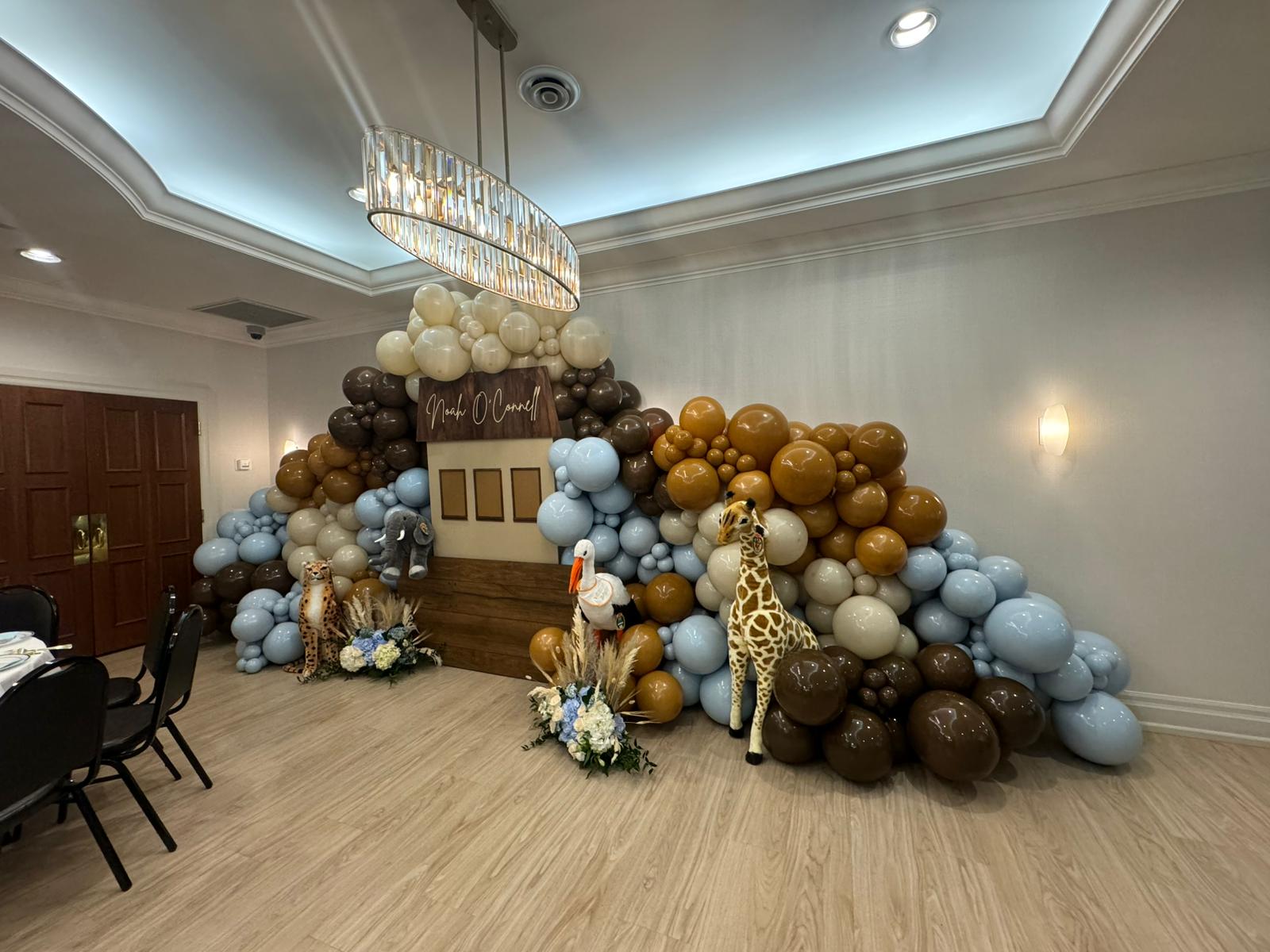 Safari nursery balloon installation